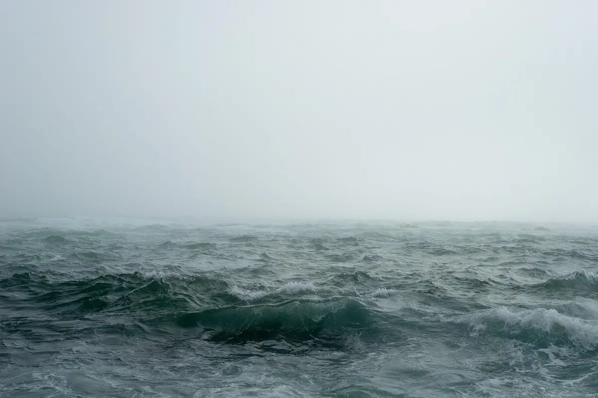 sonhar com mar agitado