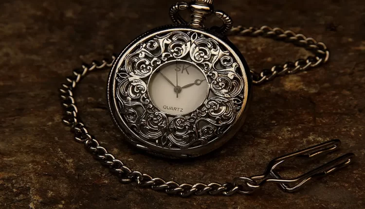 Sonhar com relógios: 6 interpretações ocultas sobre tempo e destino