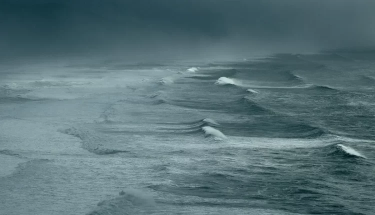Sonhar com mar agitado: descubra já o presságio oculto nas águas turbulentas