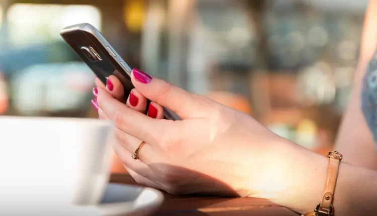 Código para saber se o celular está grampeado: 7 Dicas Cruciais para Proteger Sua Privacidade Agora!