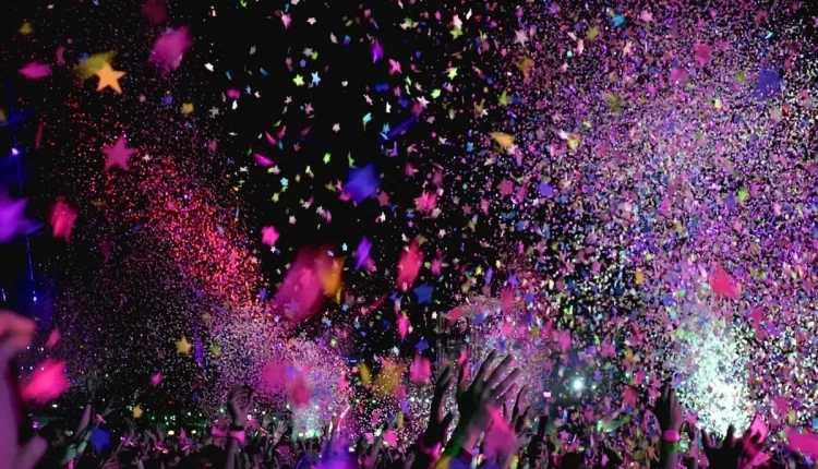 Sonhar com festa com muita gente desconhecida: 10 significados que você precisa descobrir agora!